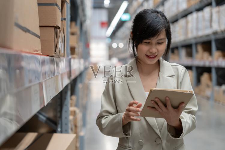 指尖上的库存 一位女商人与她的平板电脑如何重塑仓库效率